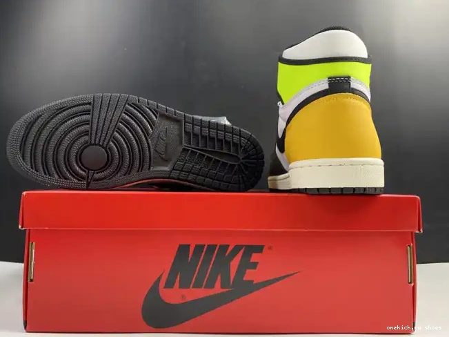 Rep HIGH OG RETRO 1 555088-118 AIR 'VOLT JORDAN GOLD' 0426